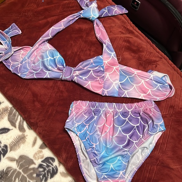 Girls mermaid bathing suit - Picture 2 of 4
